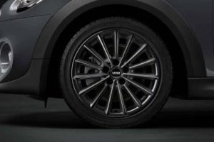 Roată completă de iarnă MINI MINI Cabrio, MINI Hatch 3 usi, MINI Hatch 5 usi (205/45 R17)